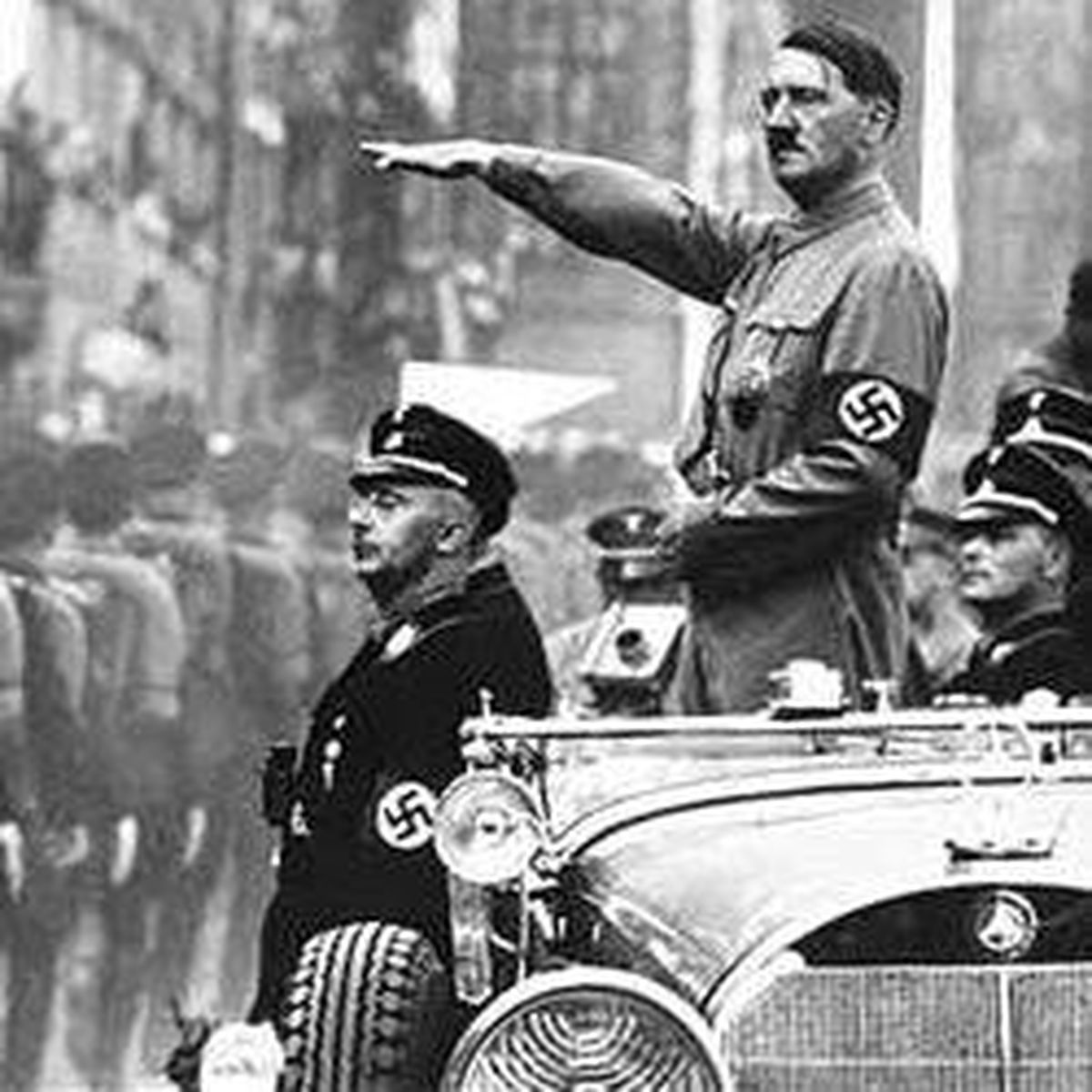 'Hitler'i Seviyorum' Diyen Modacı Kovuldu