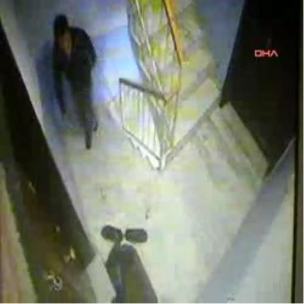 İzmir-Hırsızı Güvenlik Kamerası Da Durduramadı