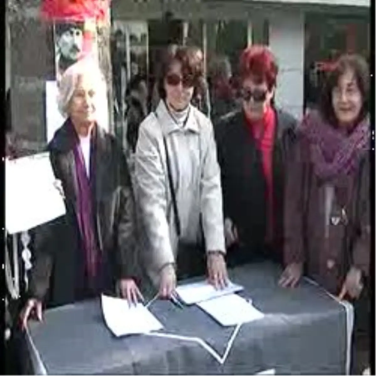 İzmir - Emekli Subay Eşlerinden İmza Kampanyası