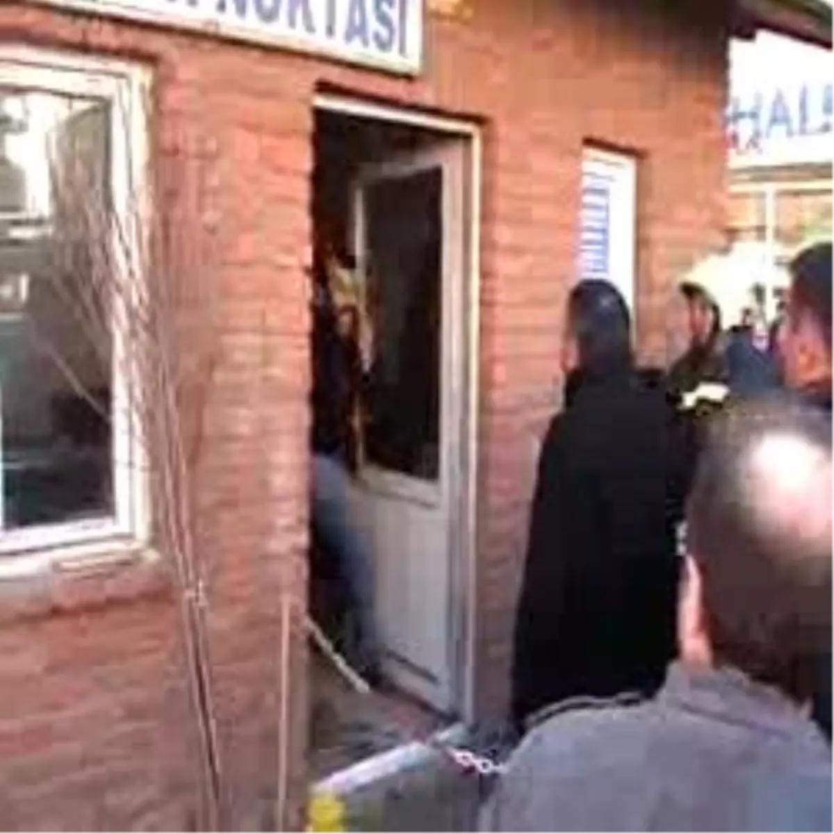 Zabıta Ceza Kesti Diye Kendisini Yakmaya Kalkıştı