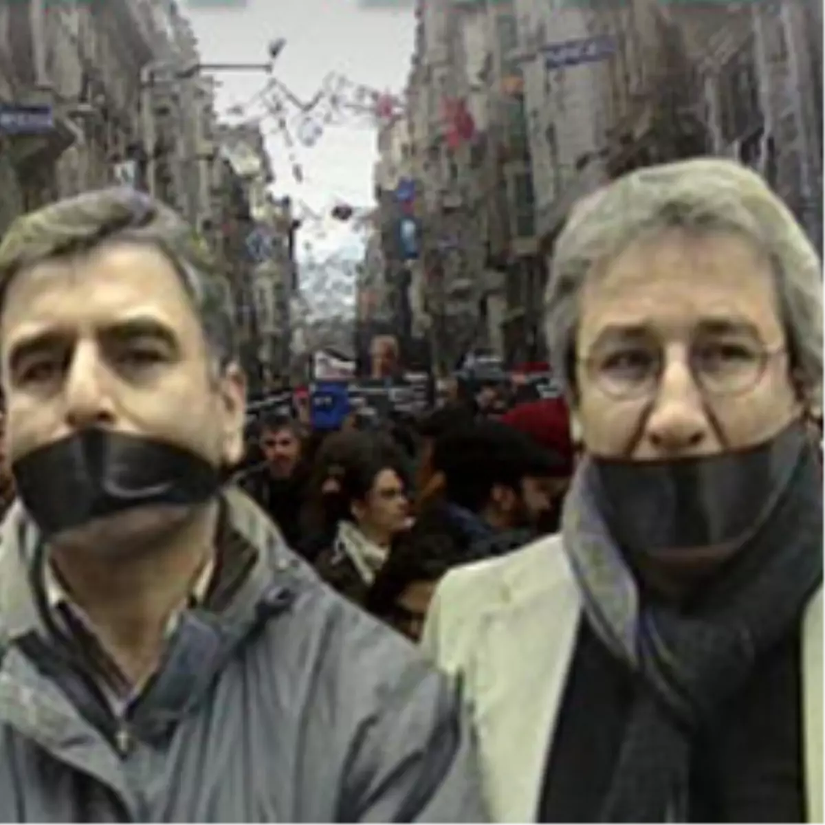 Gazeteciler Meydana İndi