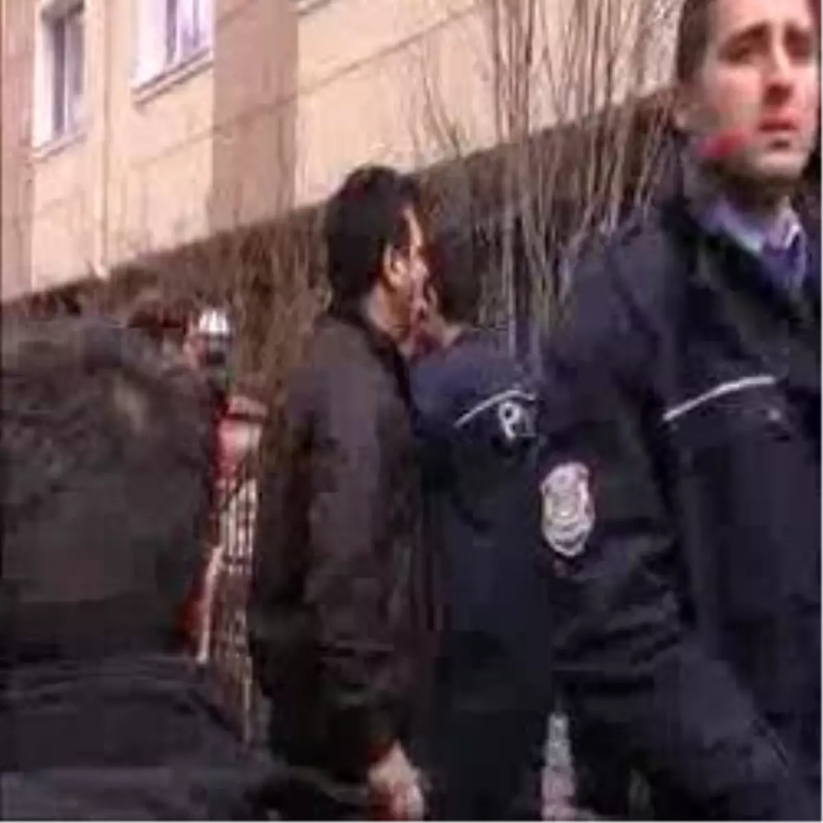 (Özel) Adliye Önünde Silahlı Velayet Kavgası: 4 Yaralı