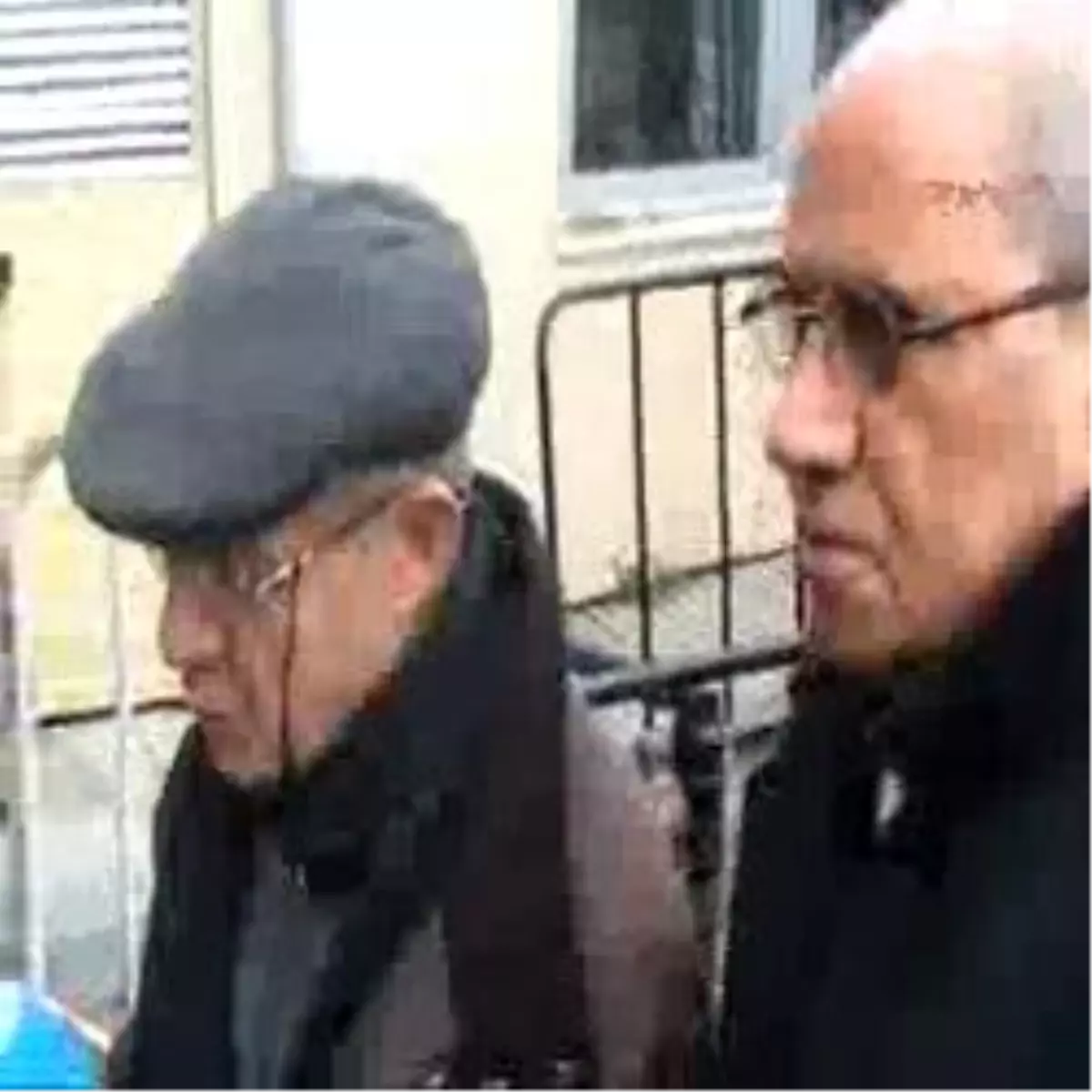 Yazar Beşikçi?Ye 1 Yıl 3 Ay Hapis Cezası...