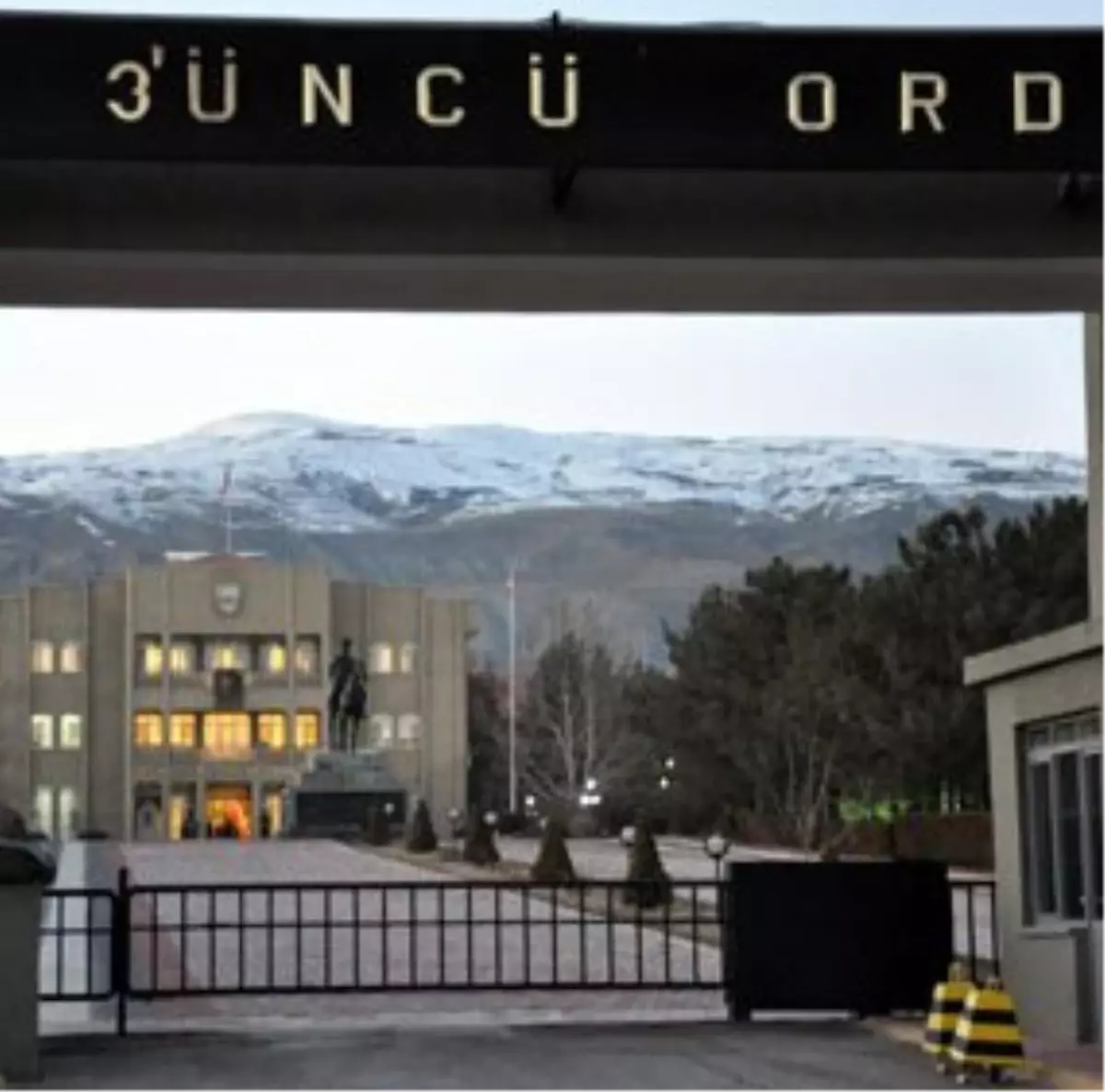 Erdoğan 3'üncü Ordu'da