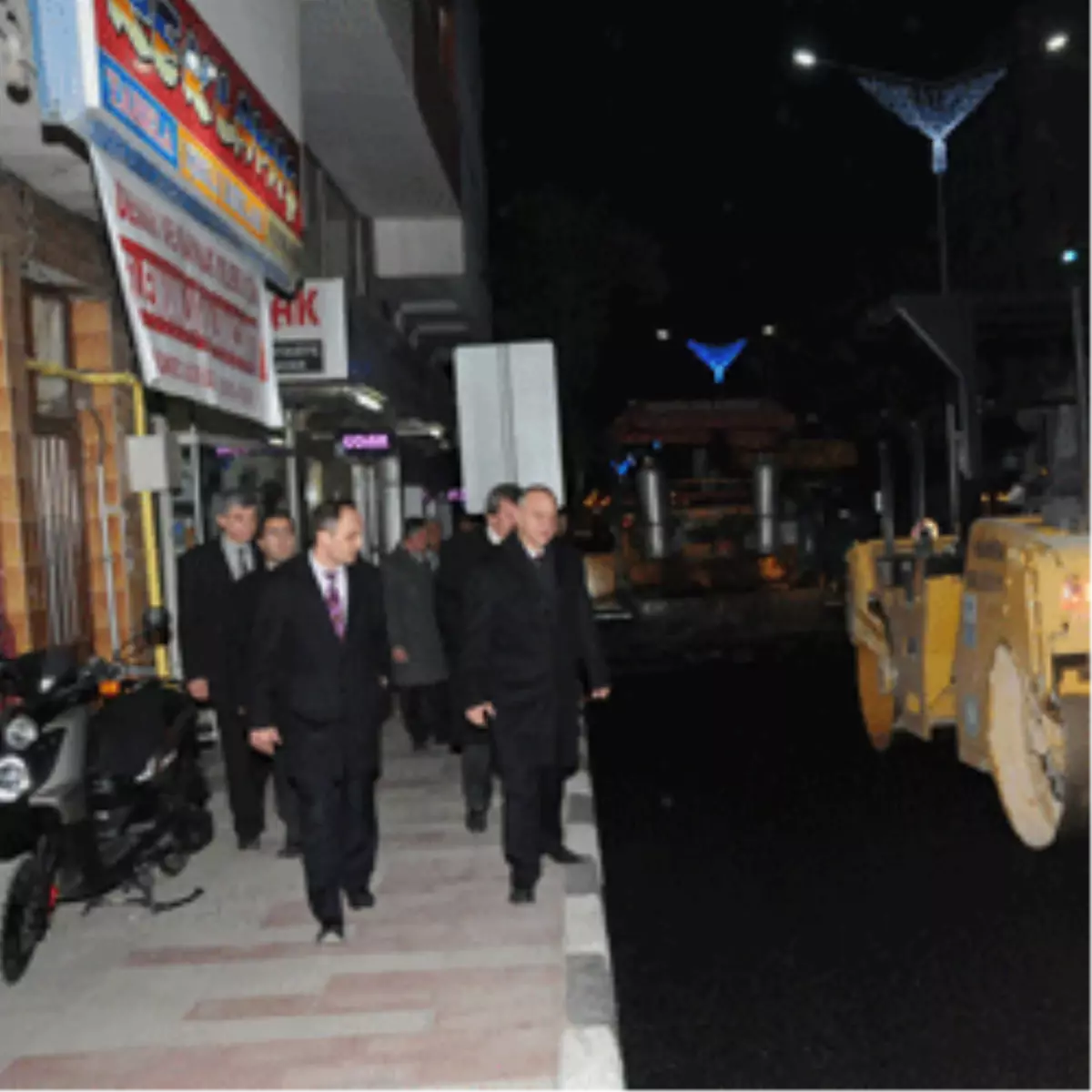 İbrahim Gökçen Bulvarı’nda Gece Mesaisi

