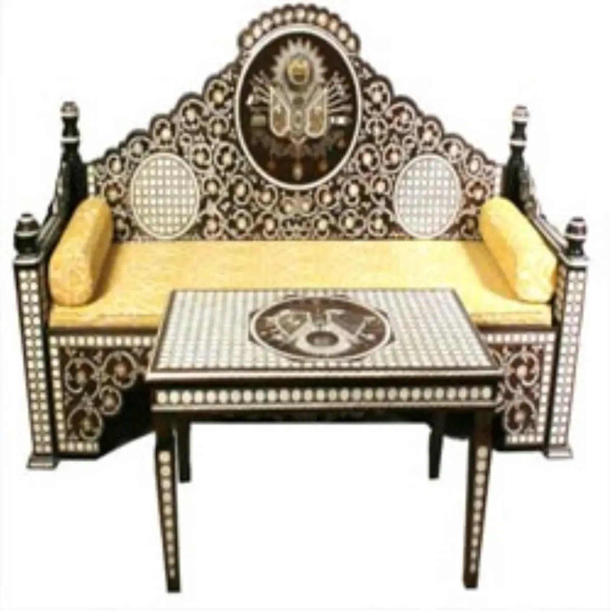 - Versailles Sarayında Tahtlar Sergileniyor