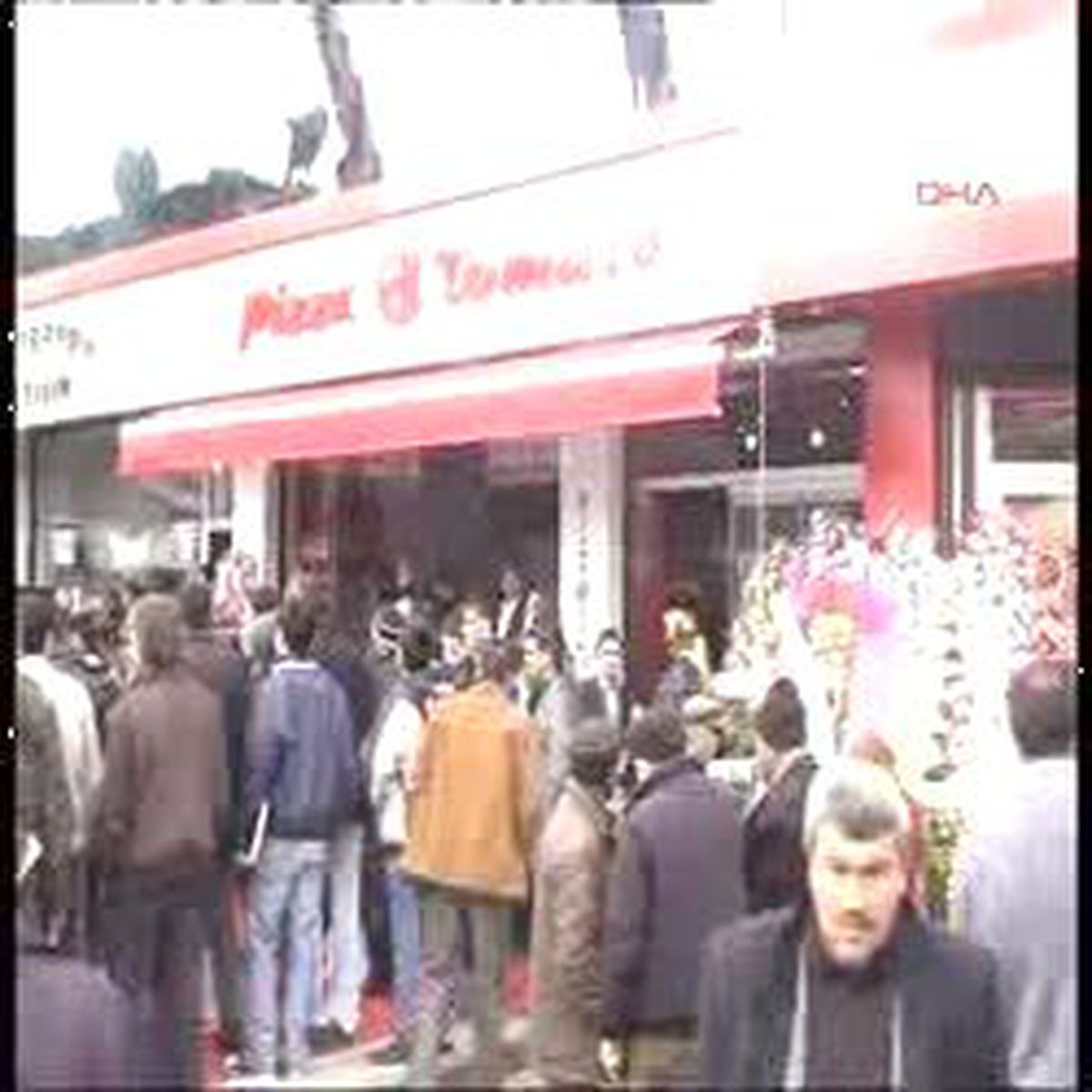 Konya - Pizzacı Açılışında Petek Dinçöz İzdihamı