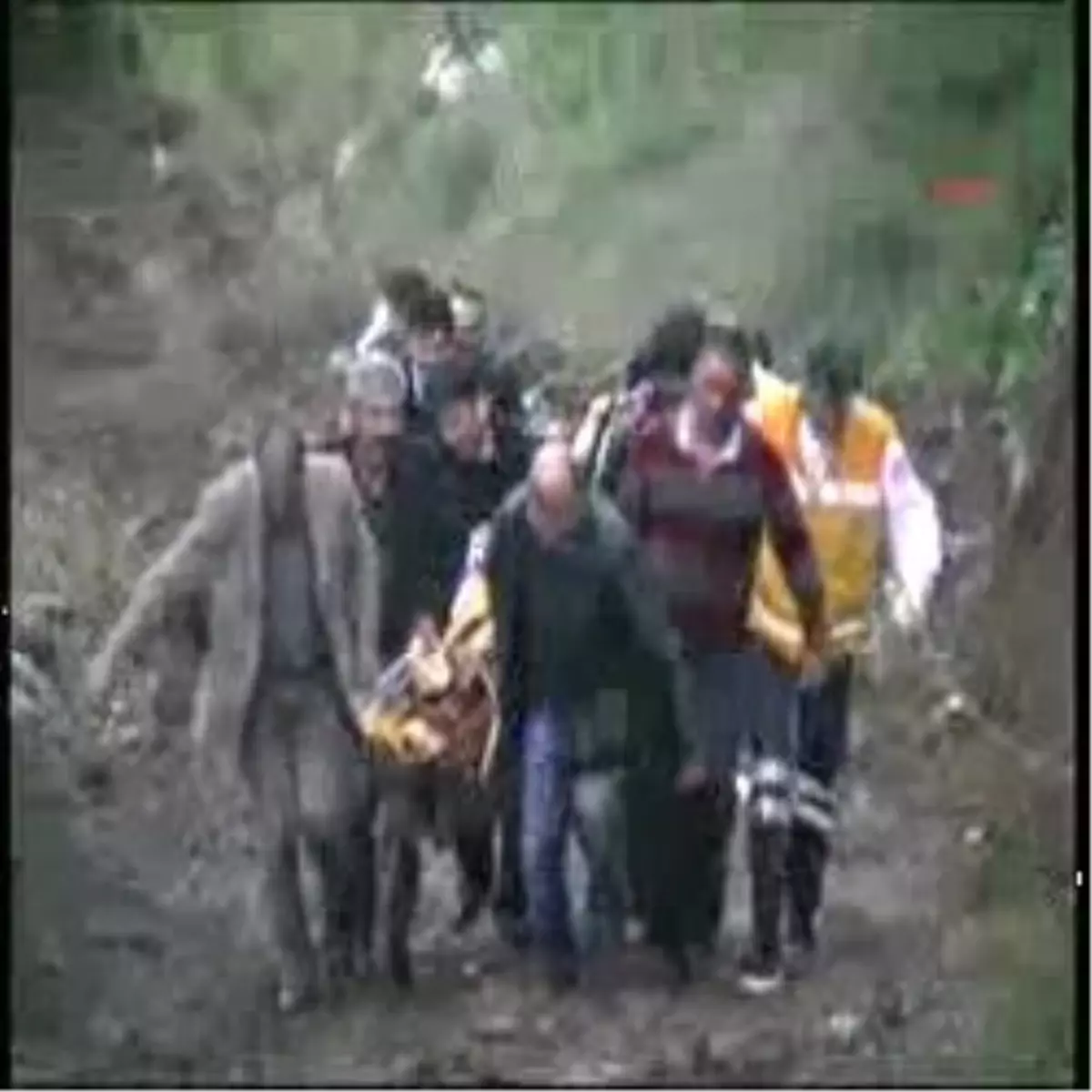 Elektrikçi Çalışırken Dereye Düştü