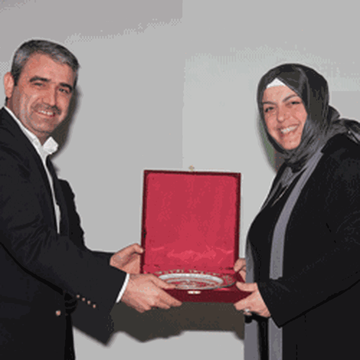 Eraslan: Dünya Barışı, Kadının Elinde