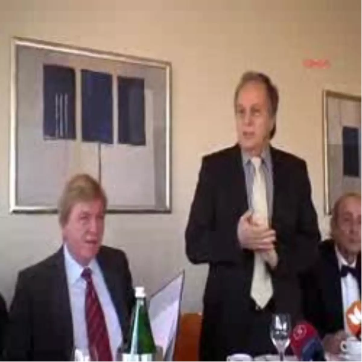 Hessen Başbakanı Bouffier: 'Erdoğan Uyumu Baltalıyor'