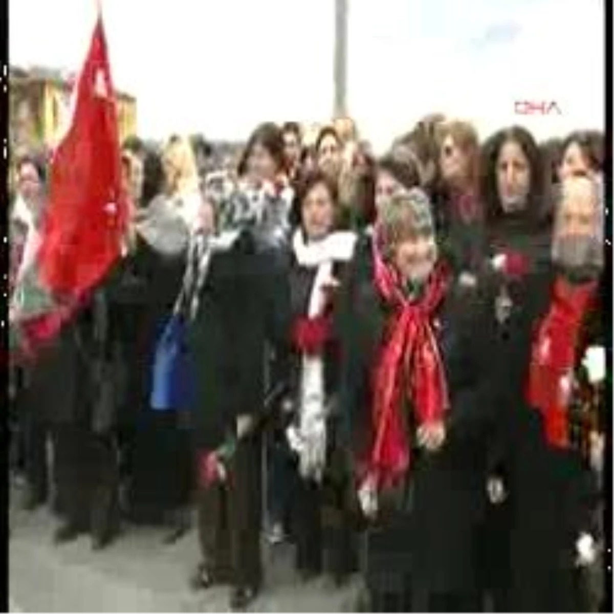 İzmir\'de Kadınlardan 8 Mart Yürüyüşü