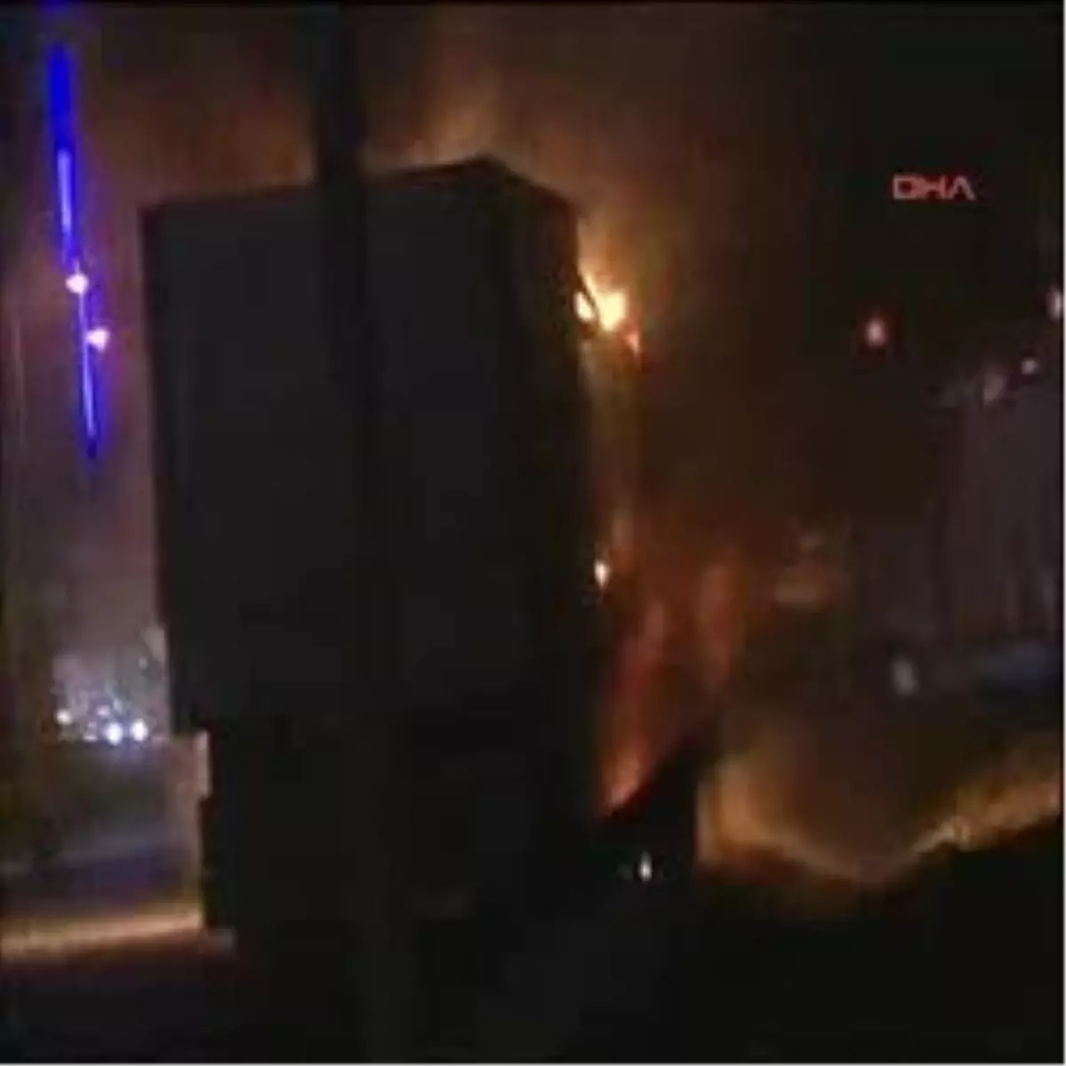 Parti Binasını Bastılar