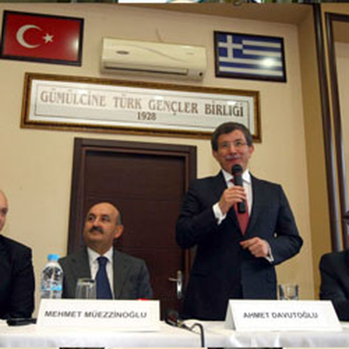 Davutoğlu: Müslüman Türk Azınlığı Dostluk Köprüsü