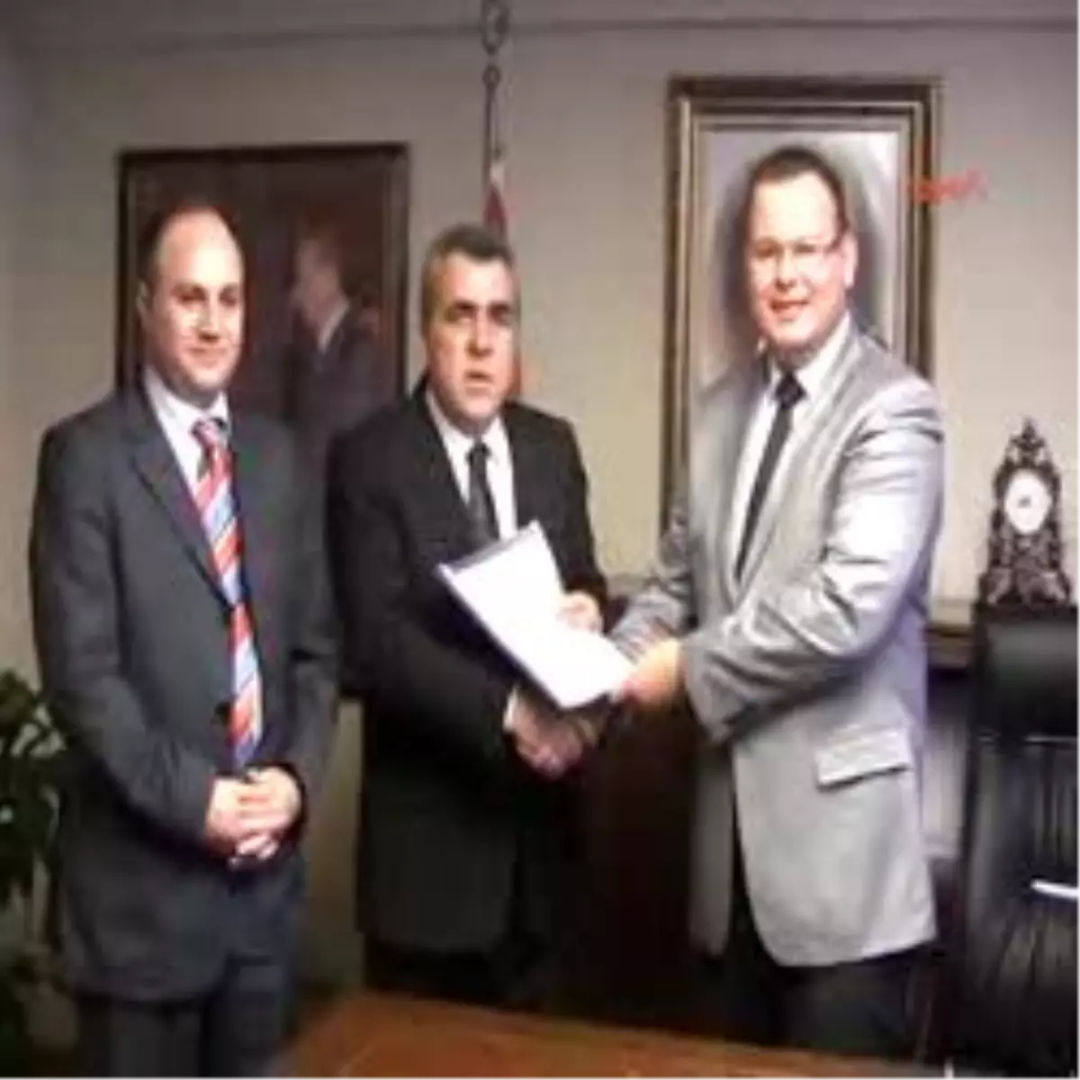 Koltuklar Vekillik İçin Boşalıyor