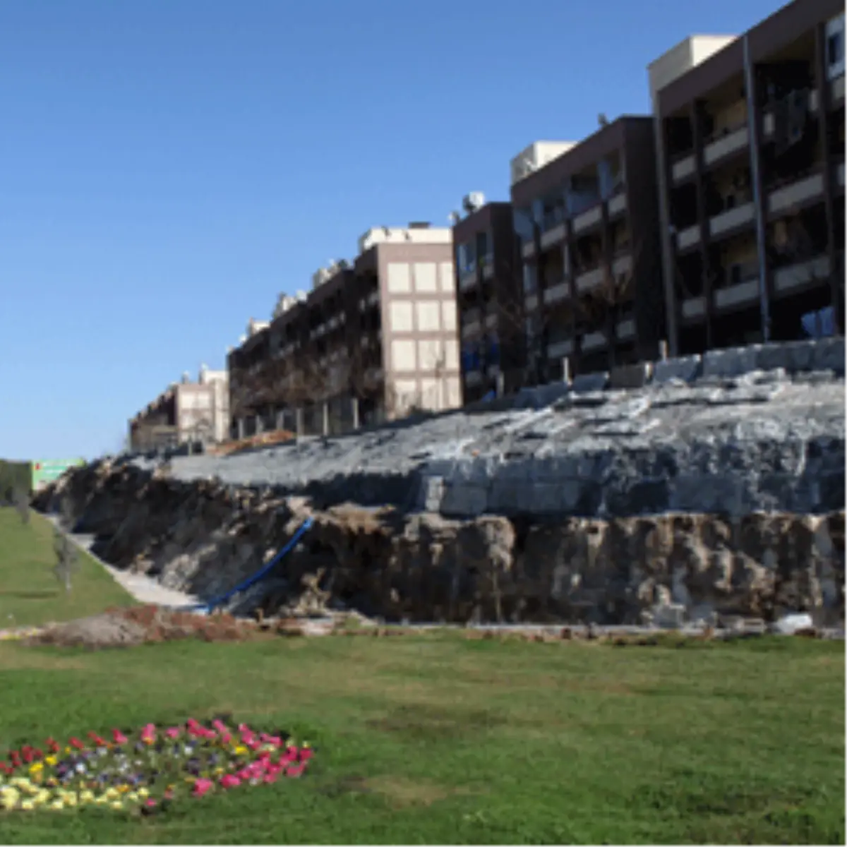 Urfa’da Kent Girişlerine Şelaleler Yapılıyor

