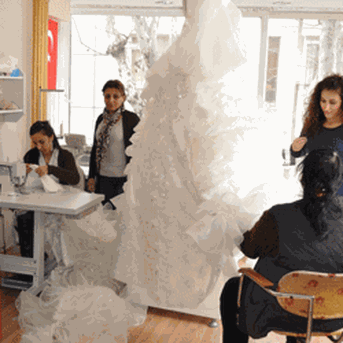 ‘Ücretsiz Gelinlik Kampanyası’na 40 Gelinlikle Destek

