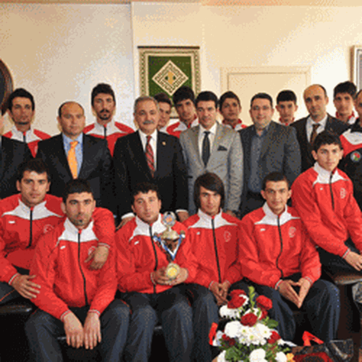 Çim Hokeyi Takımını Ödüllendirildi.