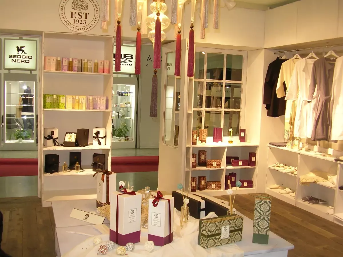 Eyüp Sabri Tuncer Cosmoprof Bologna 2011’de!