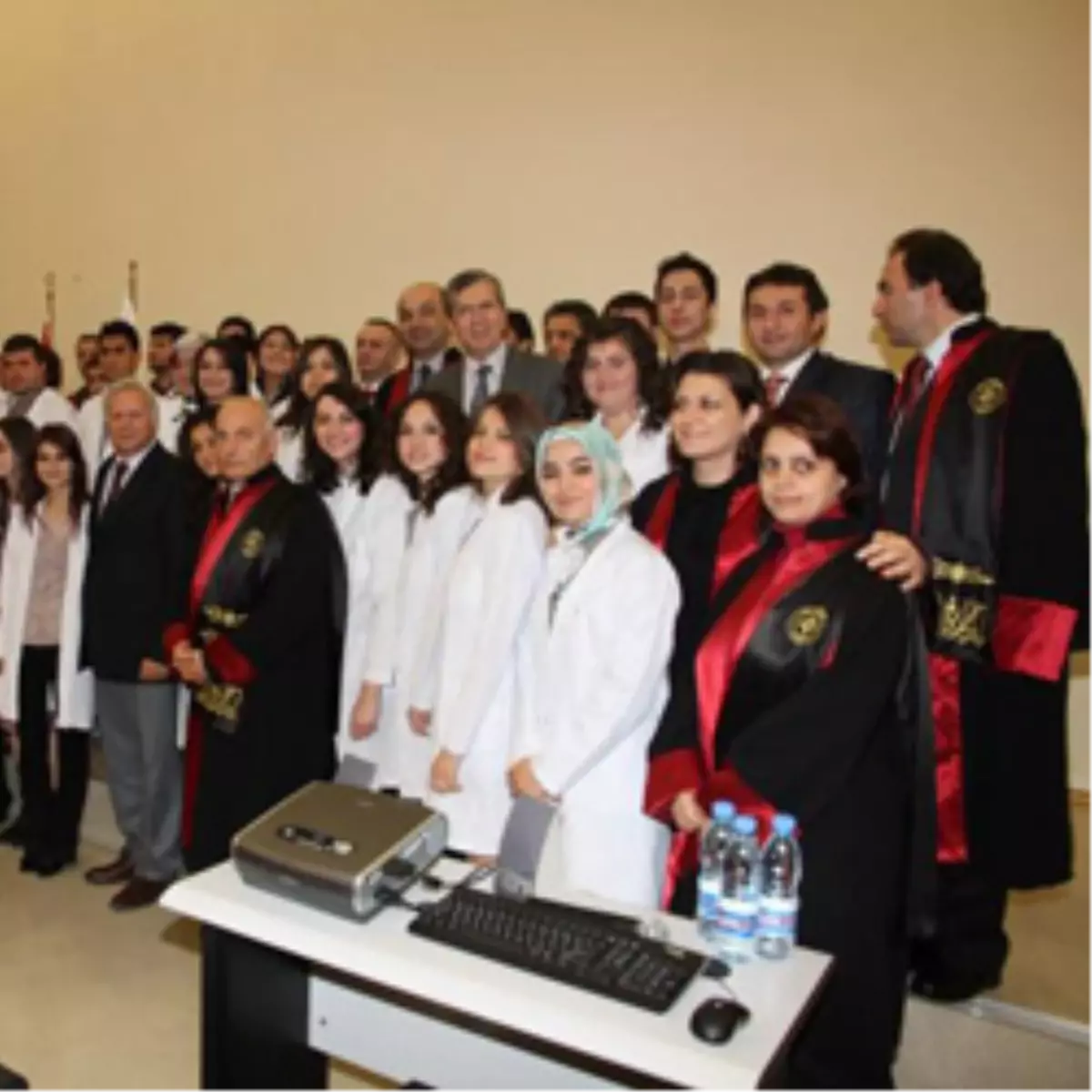  Genç Hekim Adayları "Beyaz Önlüklerini" Giydiler.

