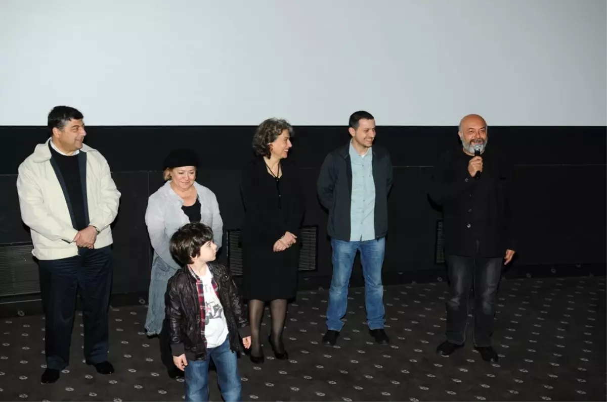 Çınar Ağacı Anneanne Ve Torun İzmir\'i Fethetti!