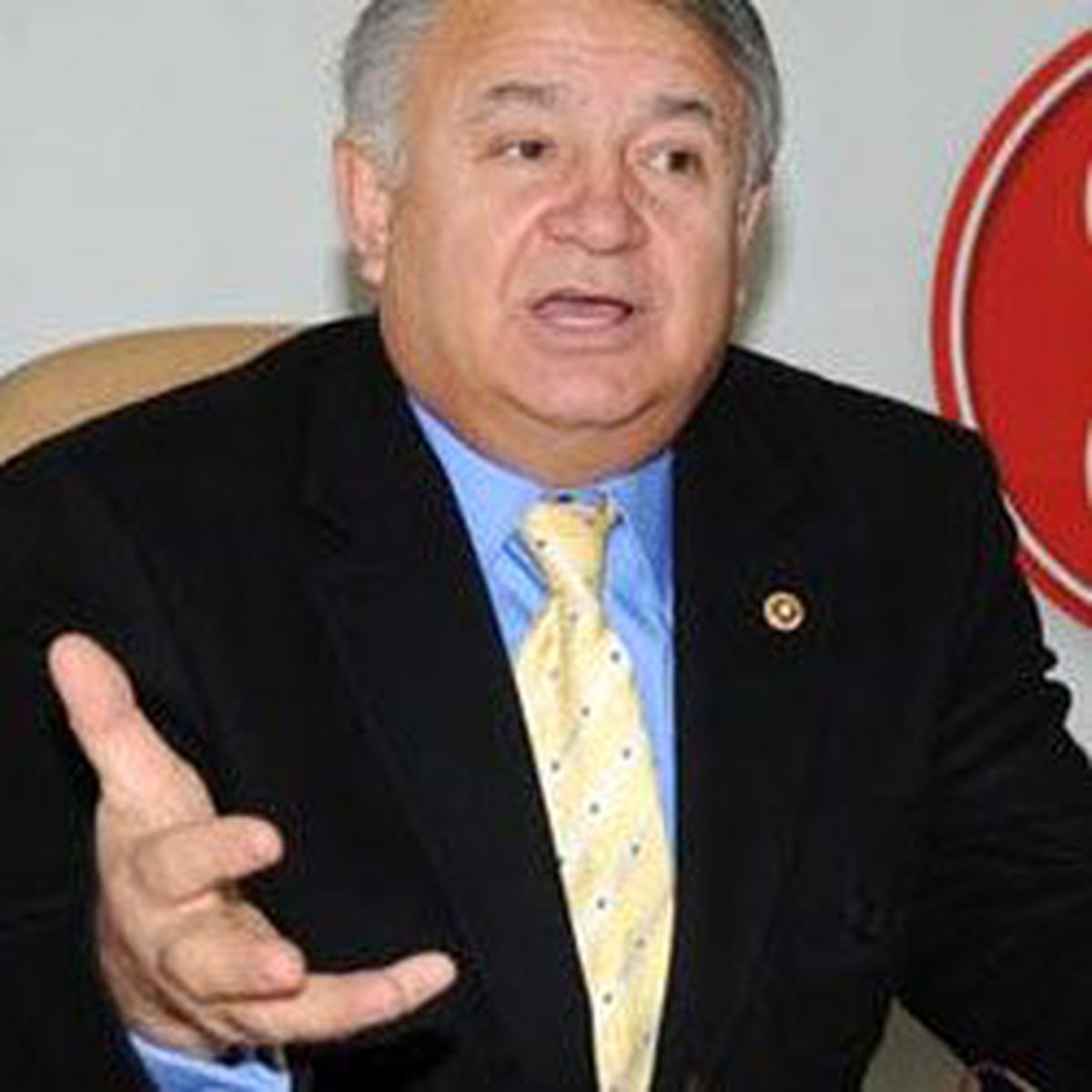 BDP'li Tuncel'in Polise Tokat Atması