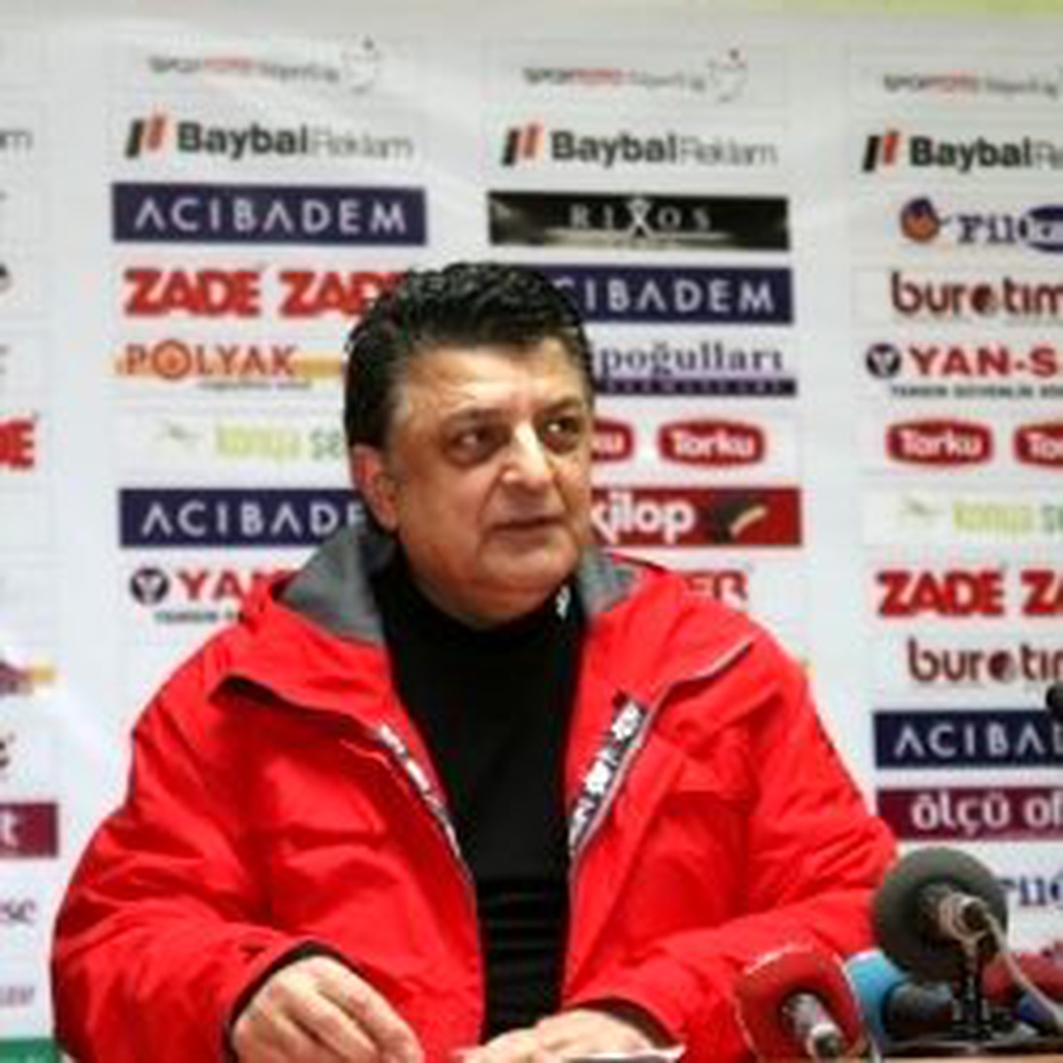 Vural: 'Türk Antrenörlerine Ve Futbolcusuna Güvenmeliyiz'