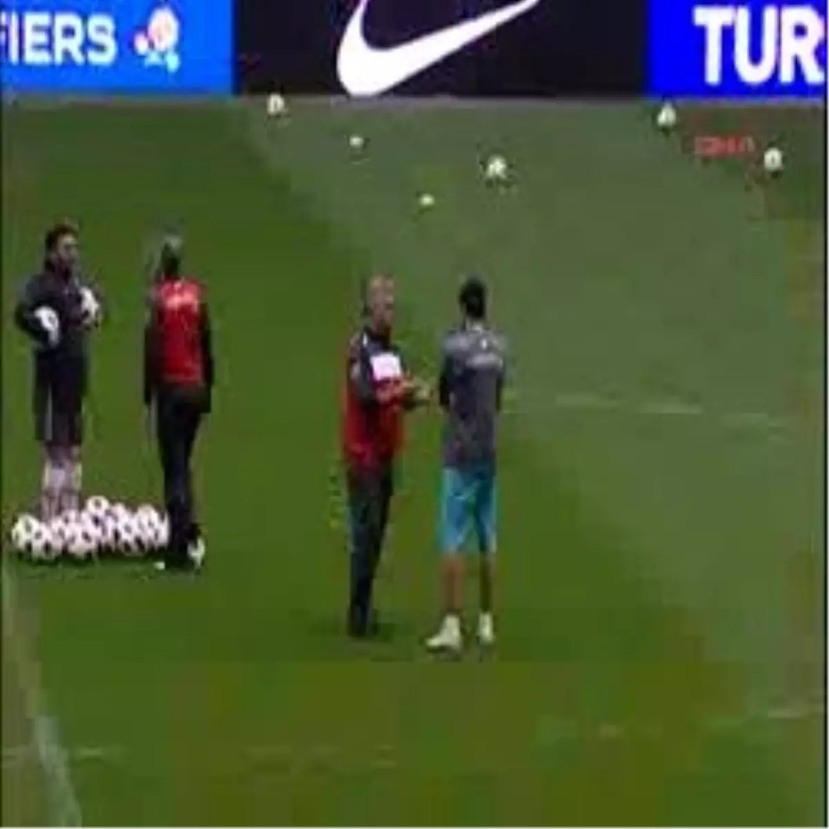A Milli Futbol Takımı, Şükrü Saracoğlu Stadı\'nda Çalıştı