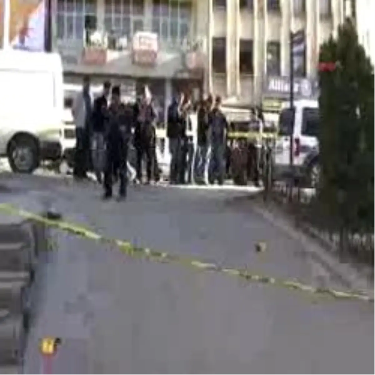 Siirt\'te Polis Aracına Molotoflu Saldırı