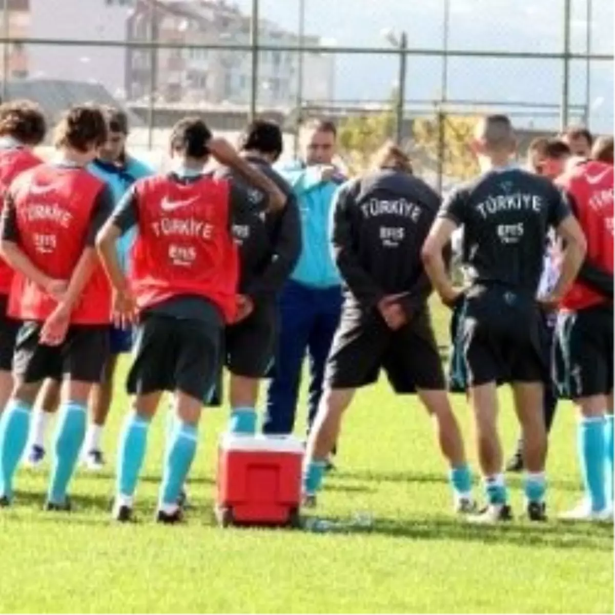 A Milli Futbol Takımı, Şükrü Saracoğlu Stadı\'nda Çalıştı