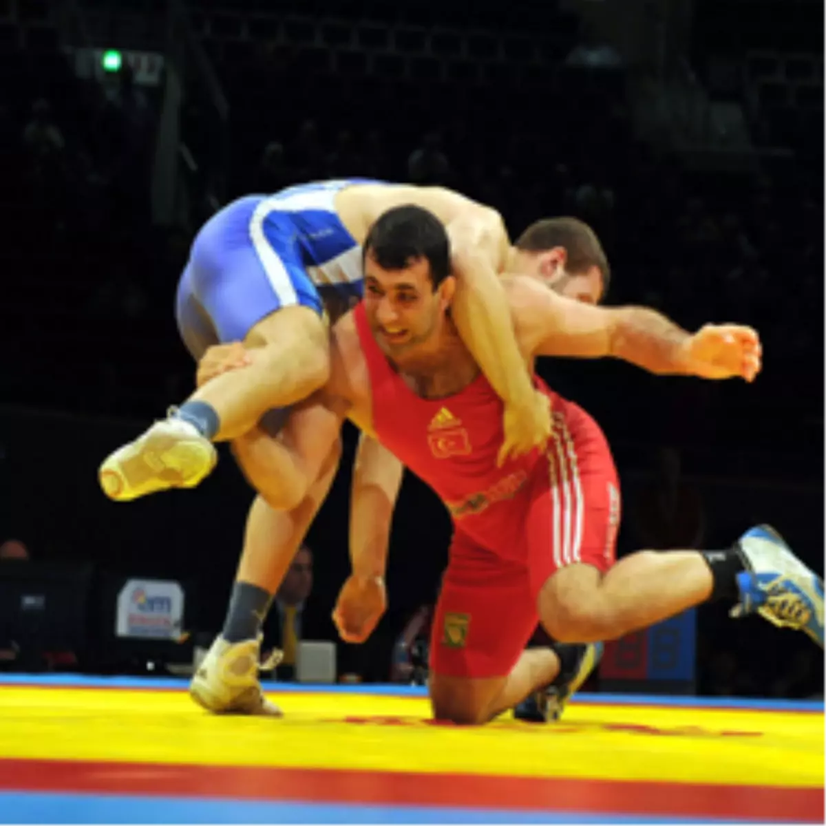 Minderde Tutuk Başladık