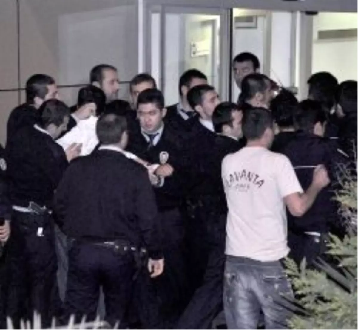 Dha İstanbul- (Ek Bilgi) Bakırköy\'de Silahlı Çatışma