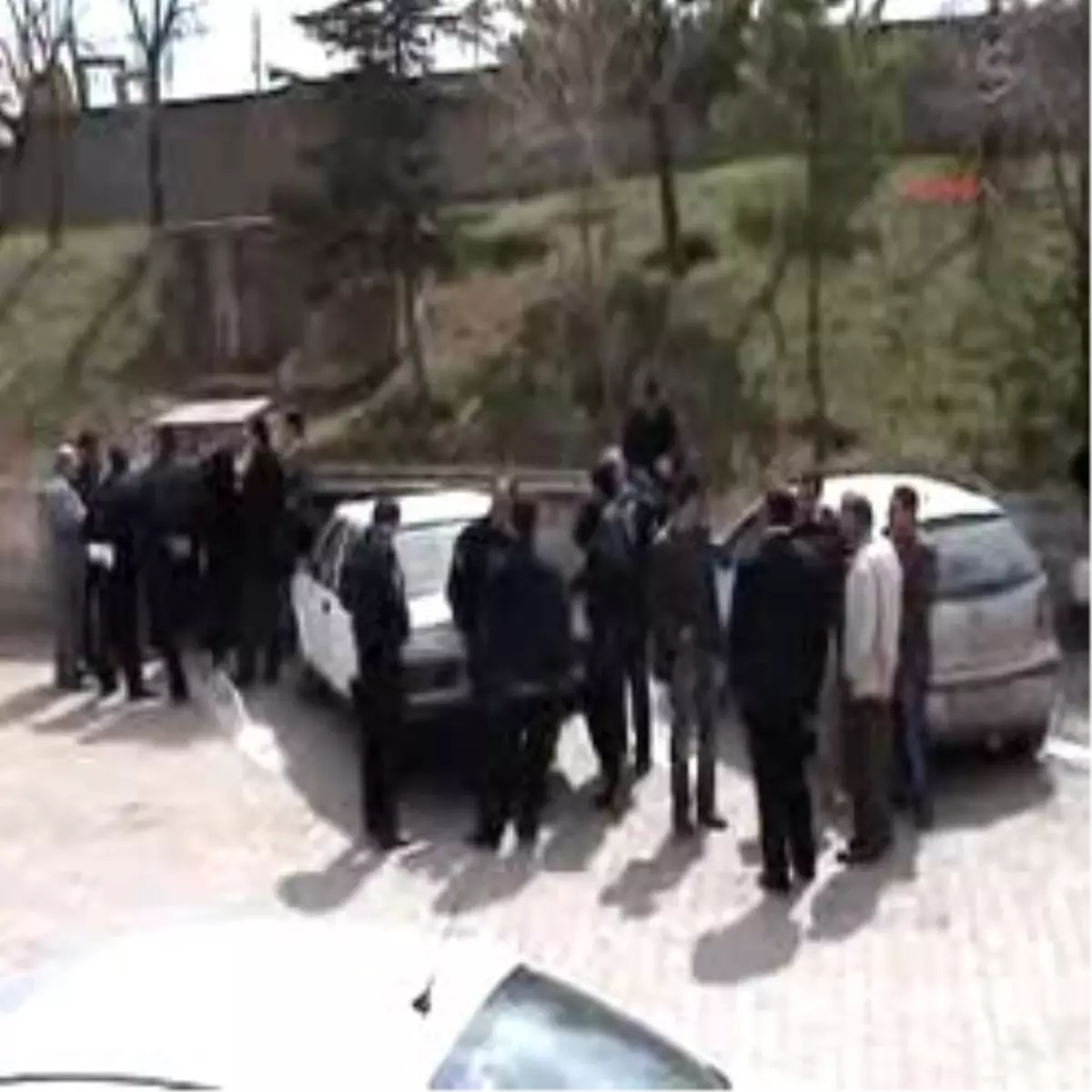 Eczaneden Hamile Polis Eşiyle İlaç Alan Öğretmene Tır Çarptı