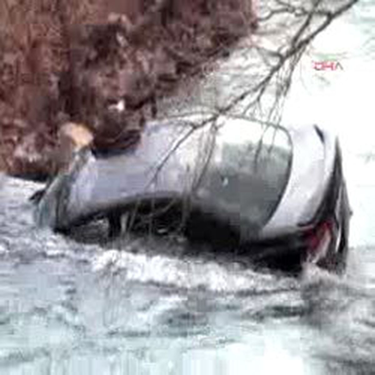 Adana - Dereye Uçan Otomobildeki 2 Kişi Kayboldu