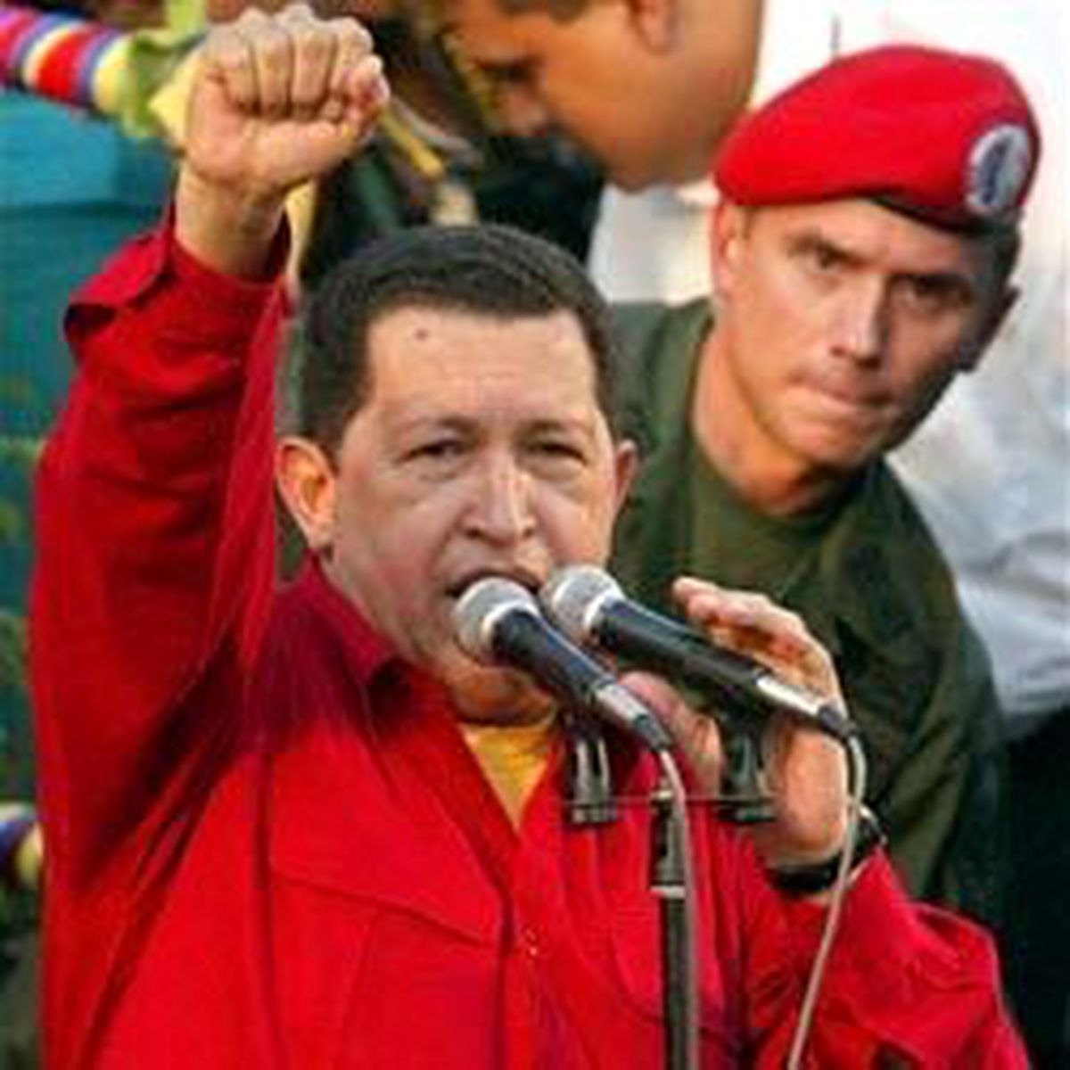 Chavez: 'Kaddafi Emperyal Saldırıya Direniyor'