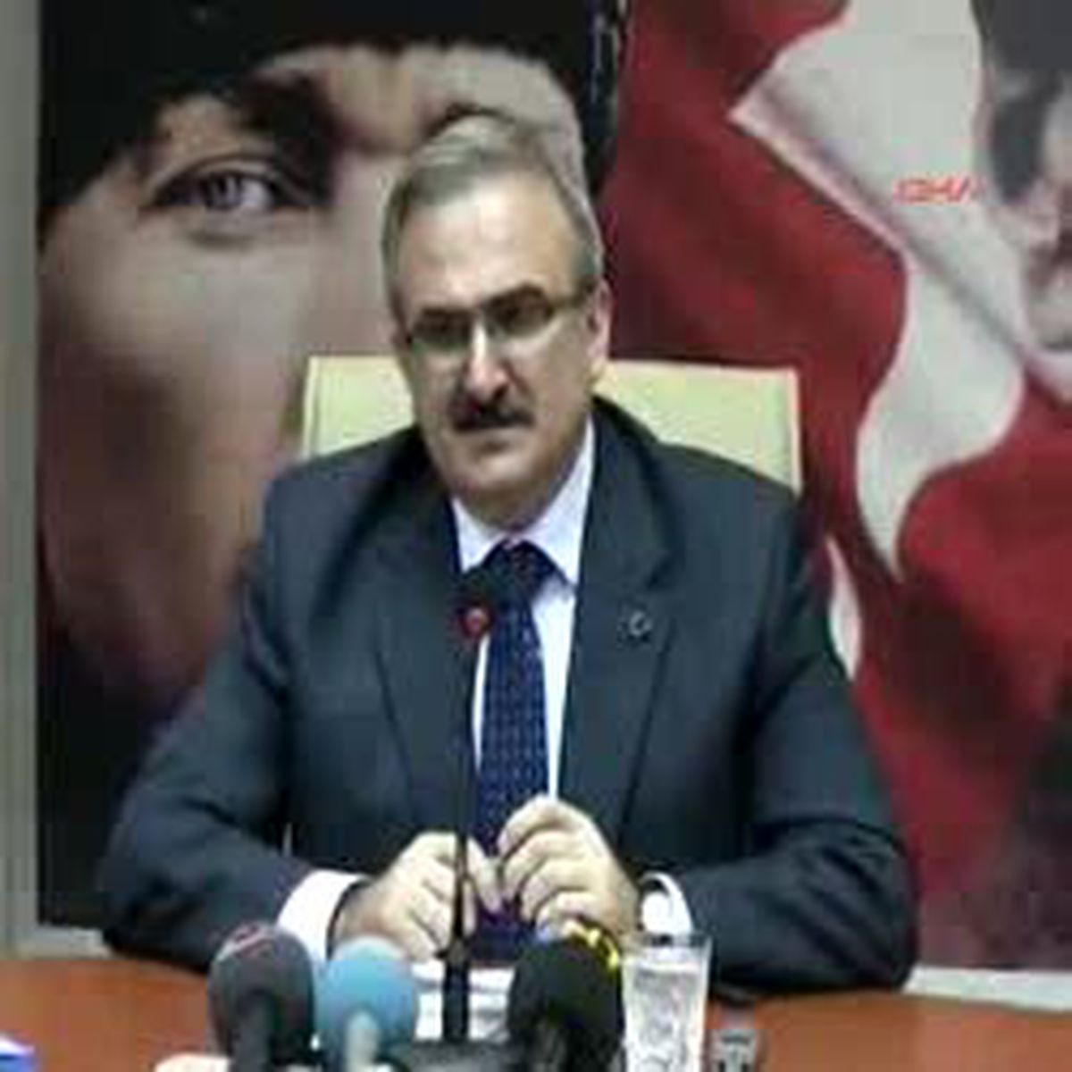 Vali Ve Komutan Basın Toplantısı Düzenledi