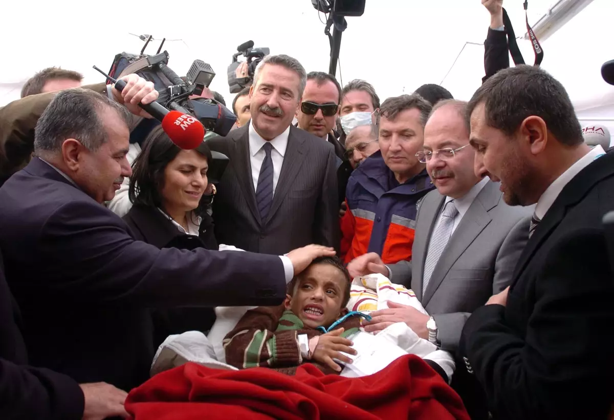 Ankara Gemisi Libyadan Yaralıları Getirdi