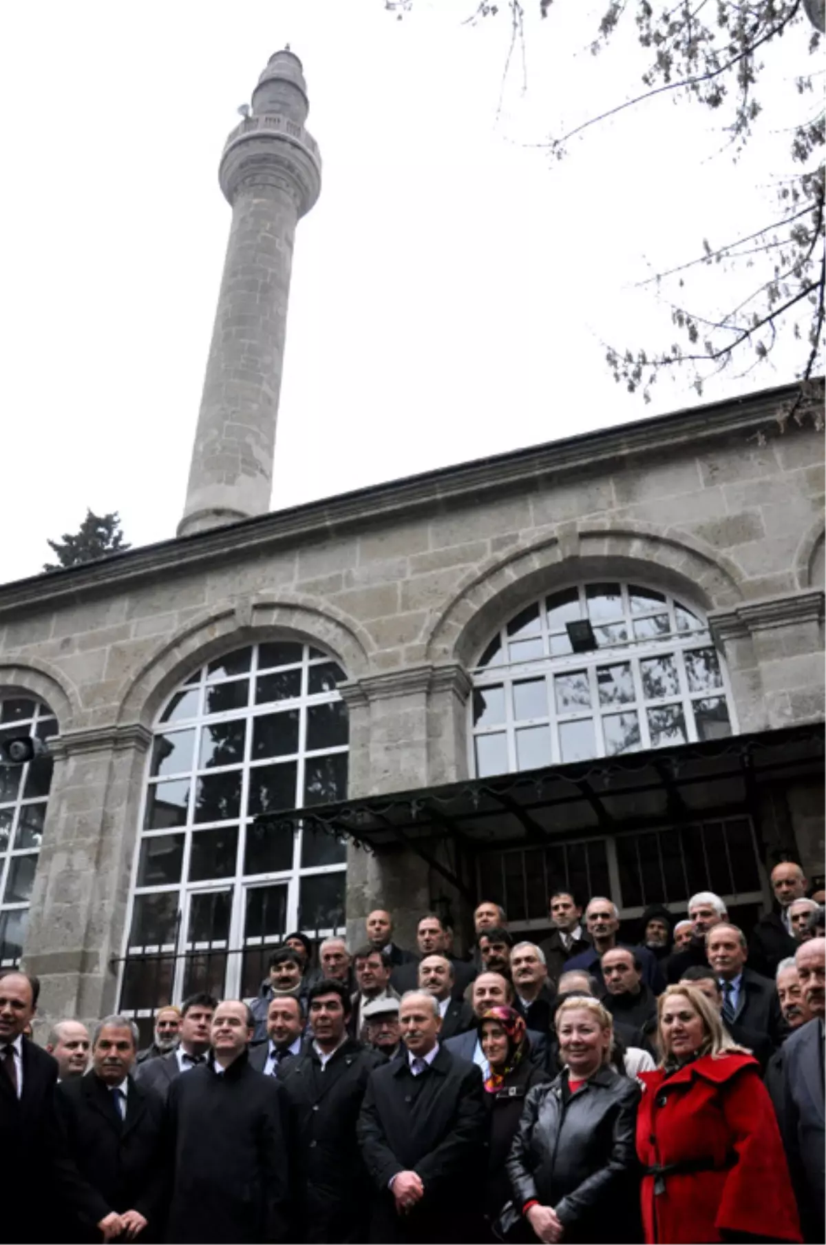 Mhp, Aday Adaylarının Tanıtımına Camide Namaz Kıldıktan Sonra Başladı