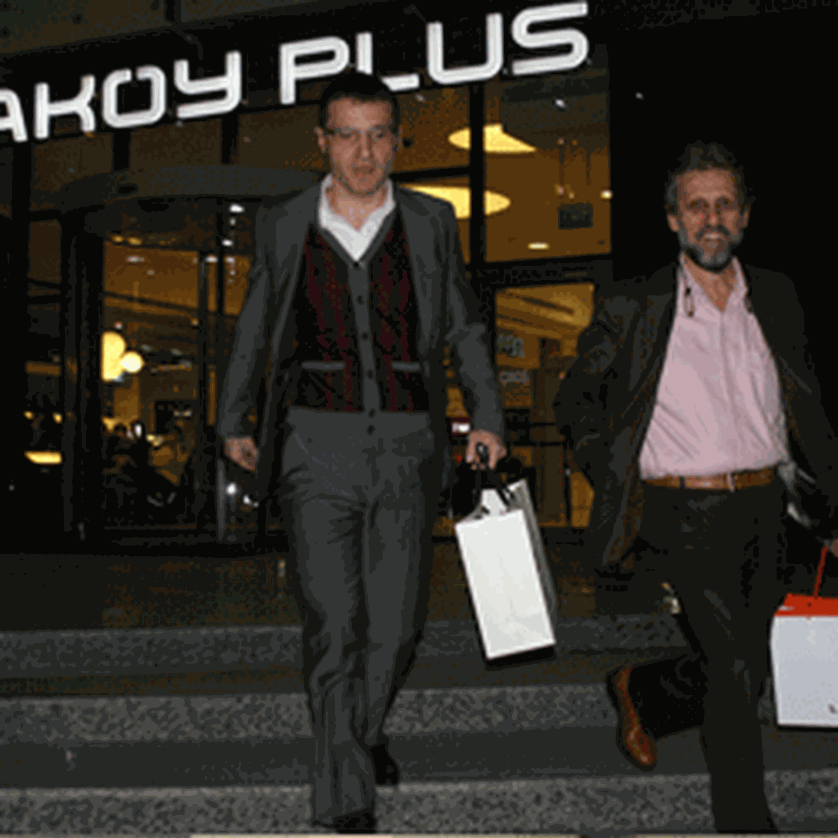 Sinan Özen Geri Geliyor