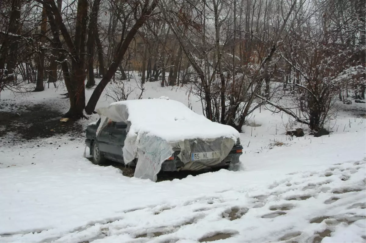 Van ve Hakkari\'de Nisan Ayında Kar