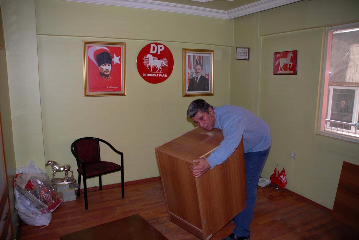 Demokrat Parti'de Haciz Şoku