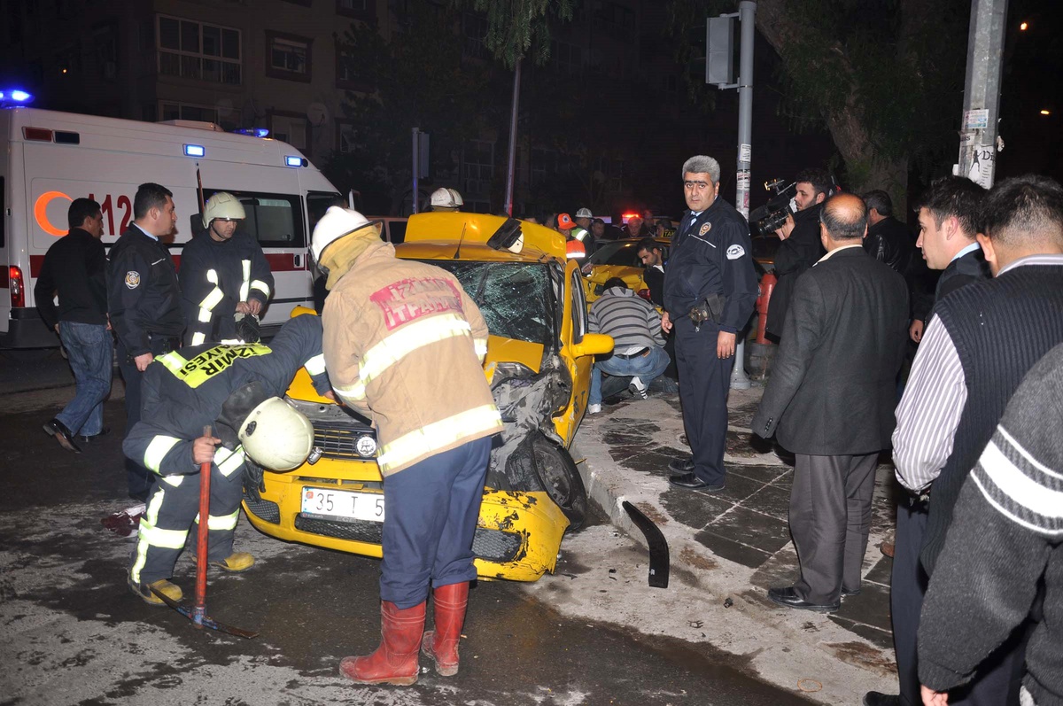 Polisten Kaçan Alkollü Sürücü Kaza Yaptı