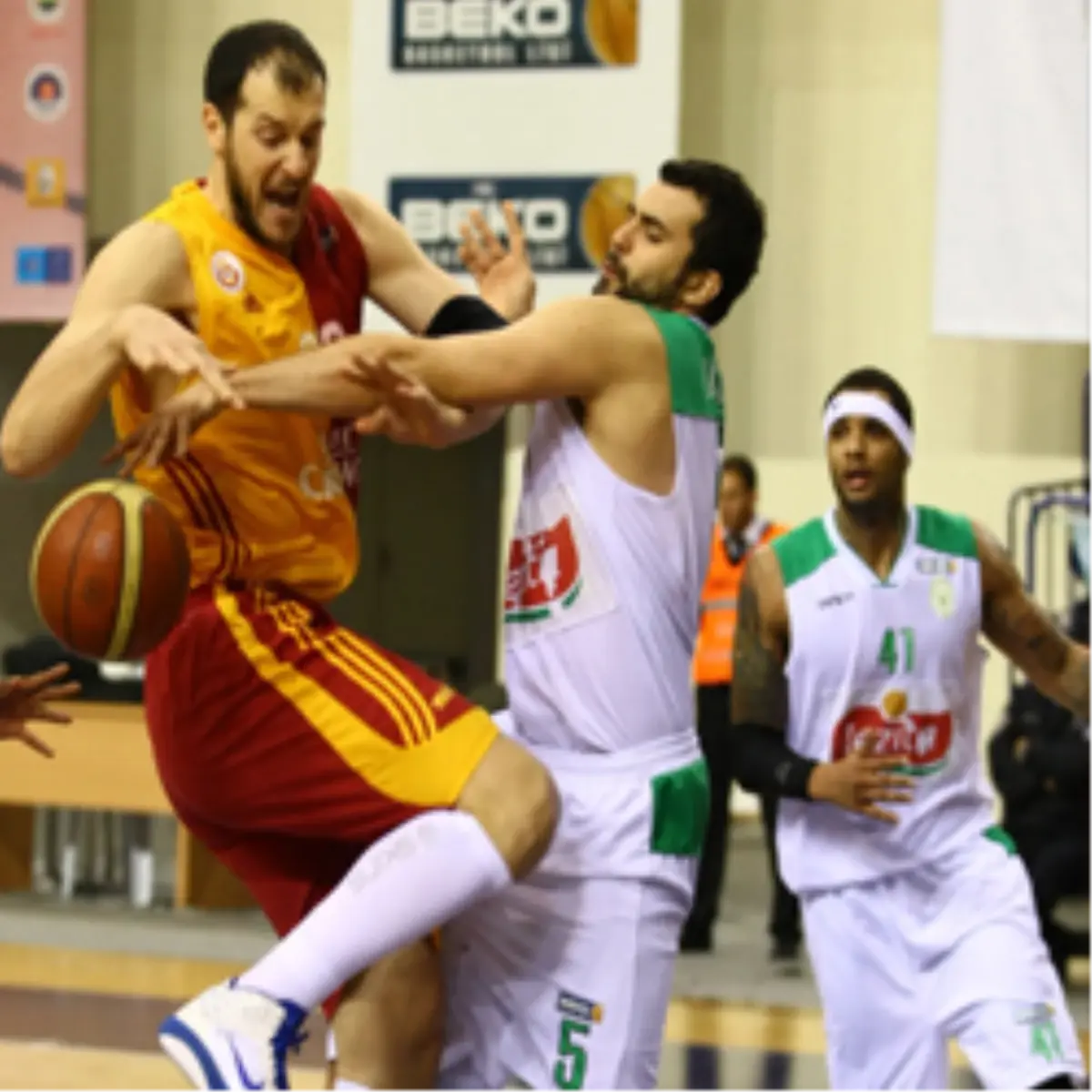 Bornova Bld - Galatasaray Cafe Crown: 49-79