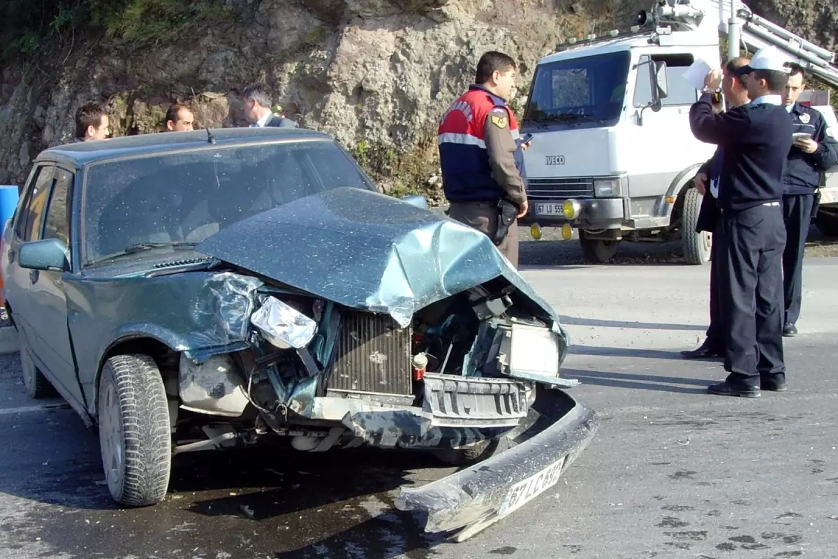 Ereğli\'de 3 Kaza: 6 Yaralı