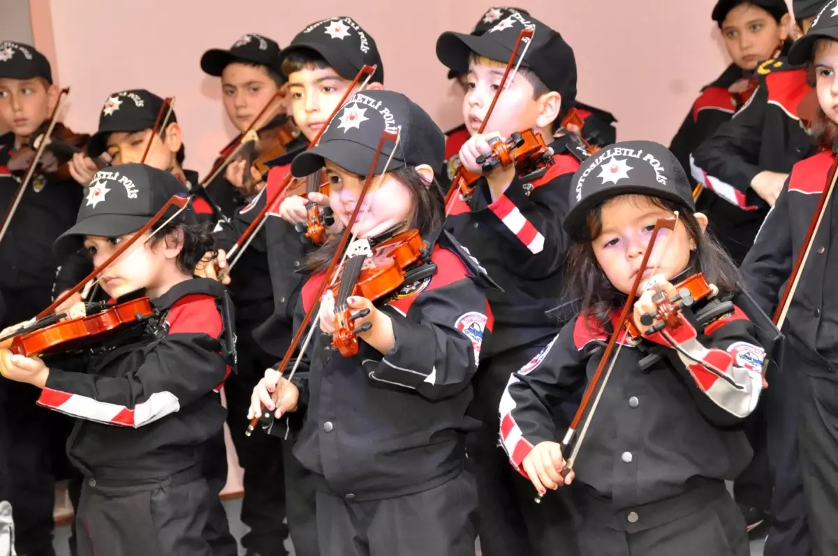 Çocuk Kemancılardan Çocuklara Konser