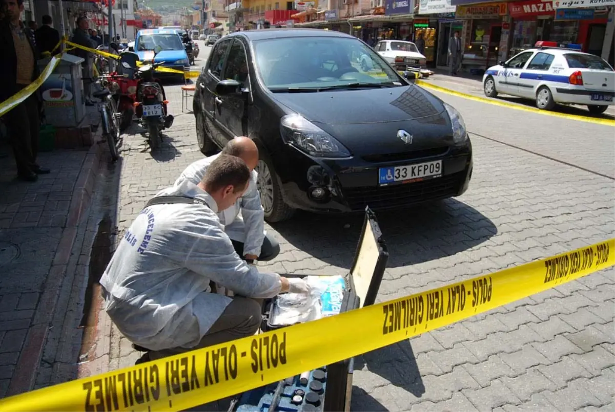 Otomobilden 22 Bin TL Çaldılar