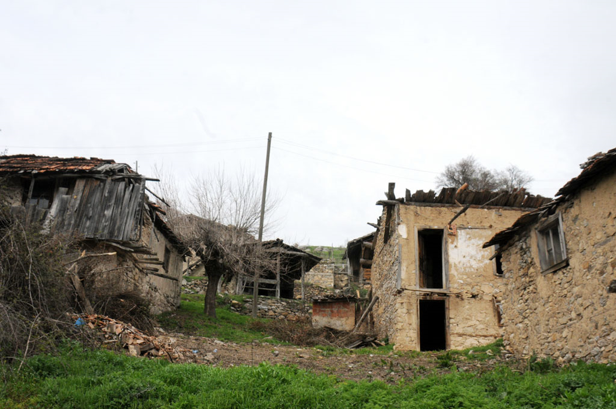 Terk Edilen Çökene Köyü, Bu Kış da Yalnız Kaldı