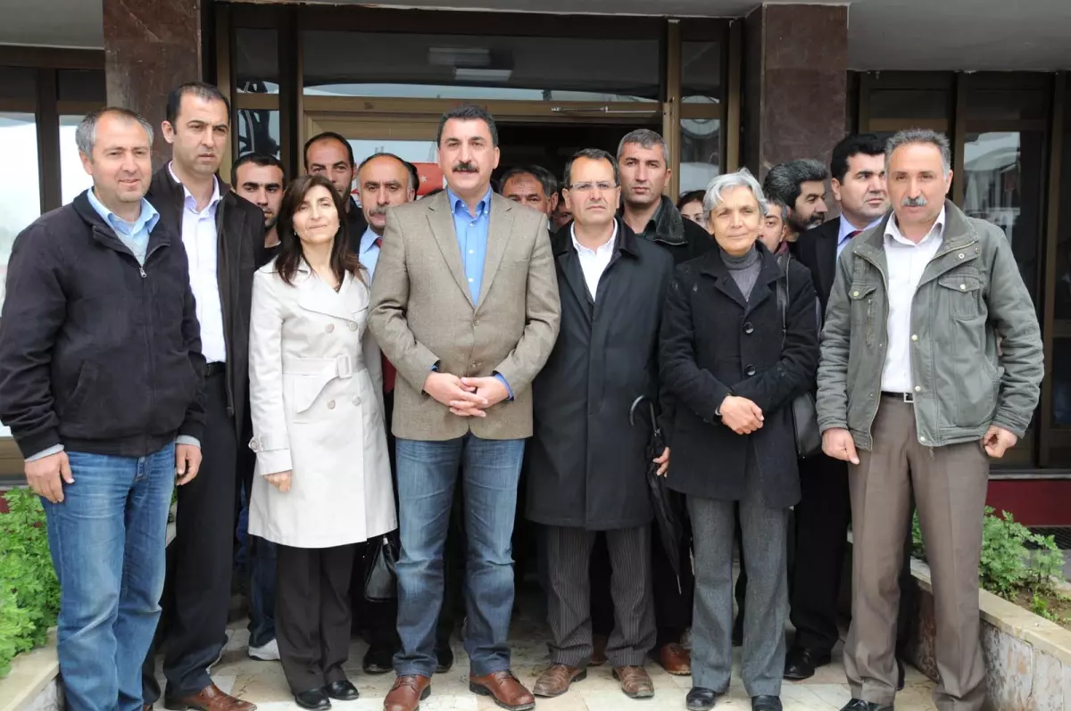 Ferhat Tunç, Tunceli\'de Adaylık Başvurusunu Yaptı