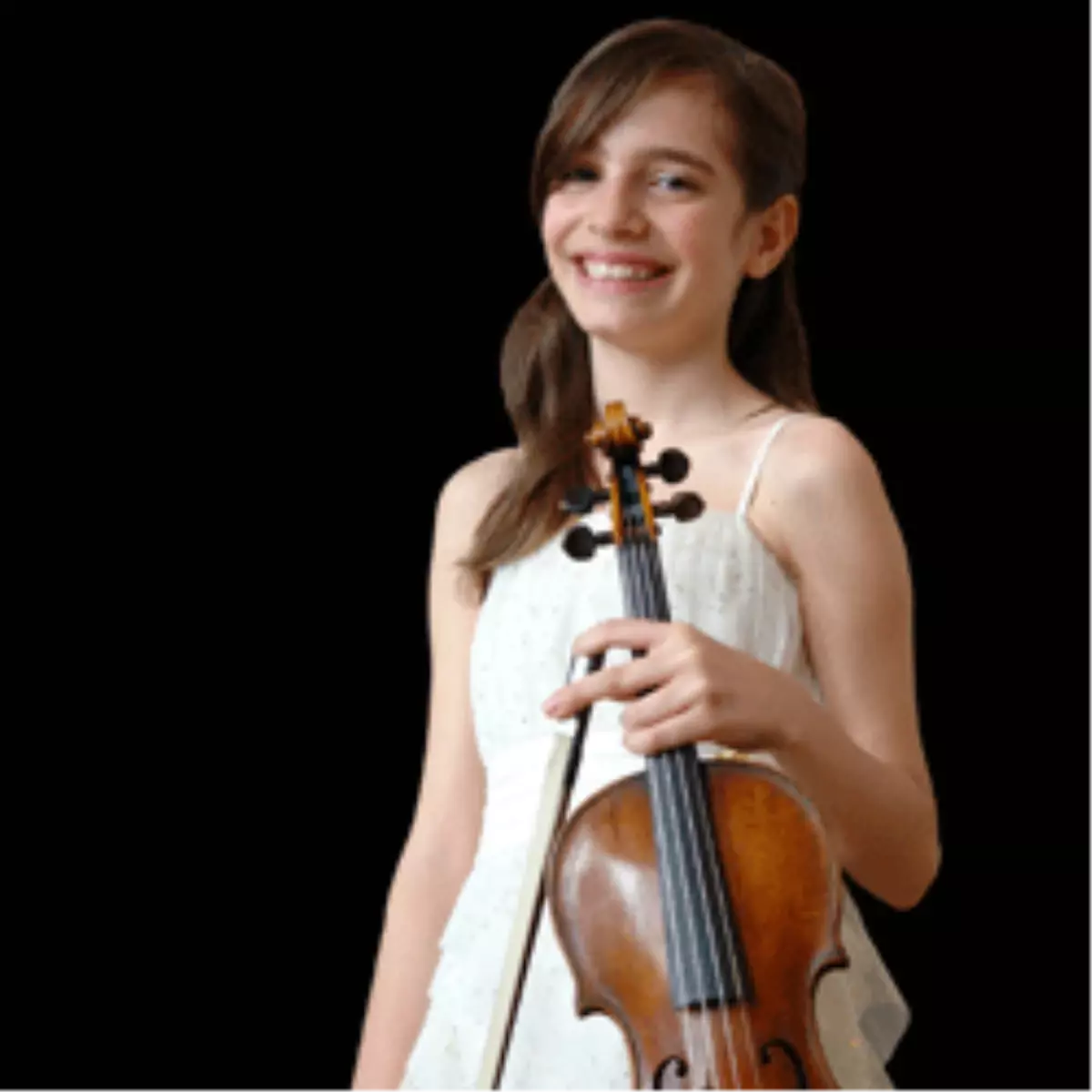 Kemanın Genç Dahisi Berfin Aksu Akbank Sanat’ta