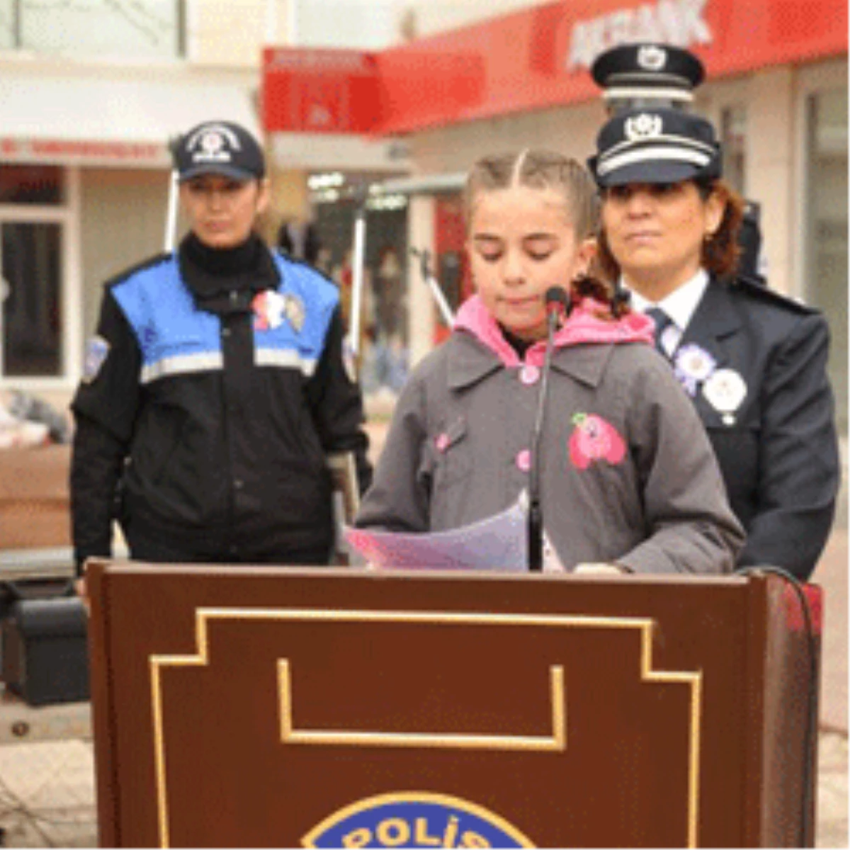 Polis Haftası’nda Bir Ayrıntı