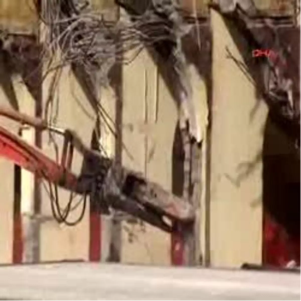 Ali Sami Yen Stadı\'nın Yıkımına Başlandı